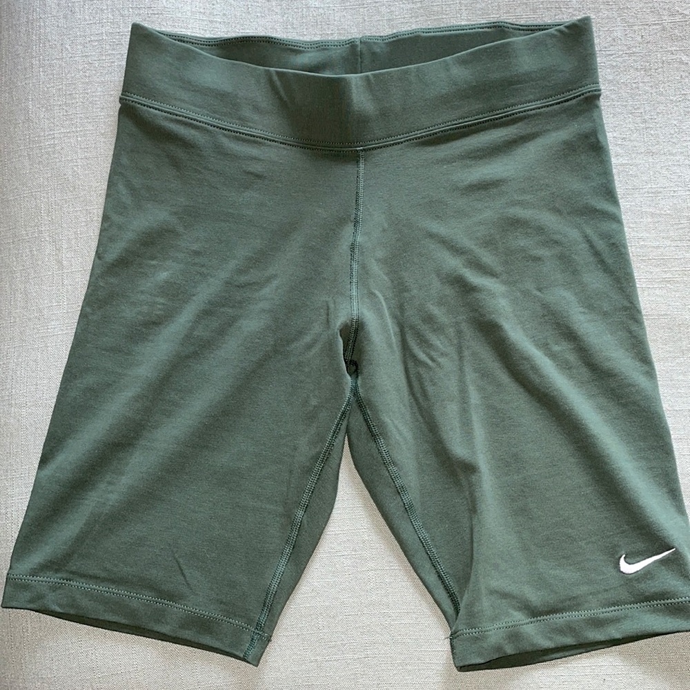 NWOT Nike Biker Shorts
